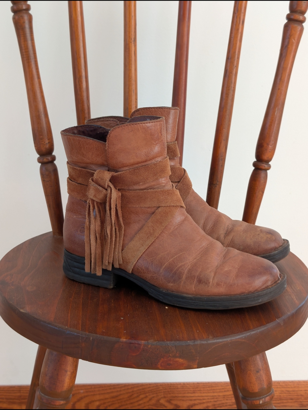 Born Perl Boots Boho Fringe Leather - 7